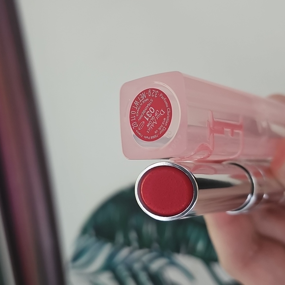 Dior Lip Glow Color Reviver Balm - Strawberry - Picture 4 of 7